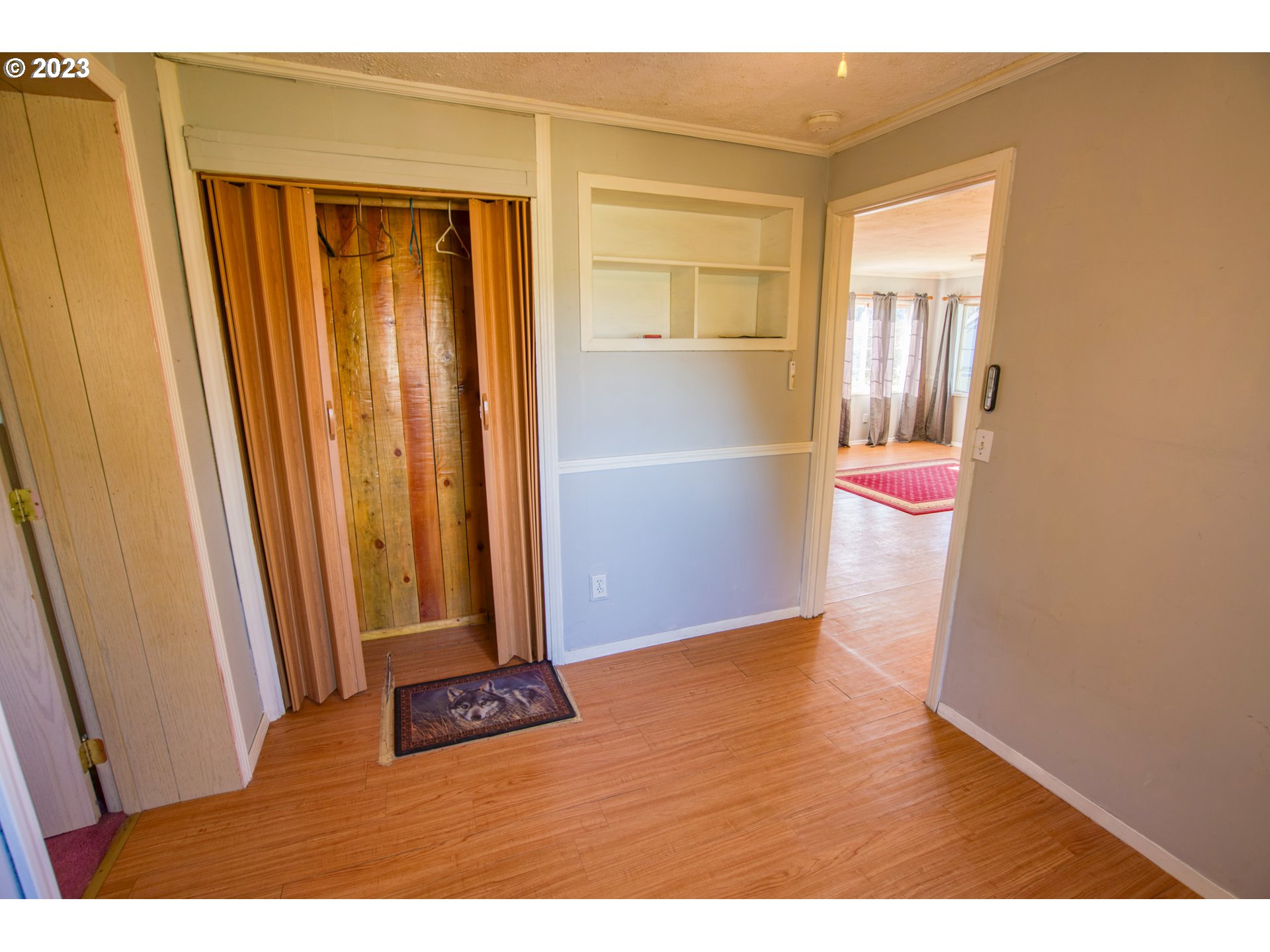 566 Woodland RD