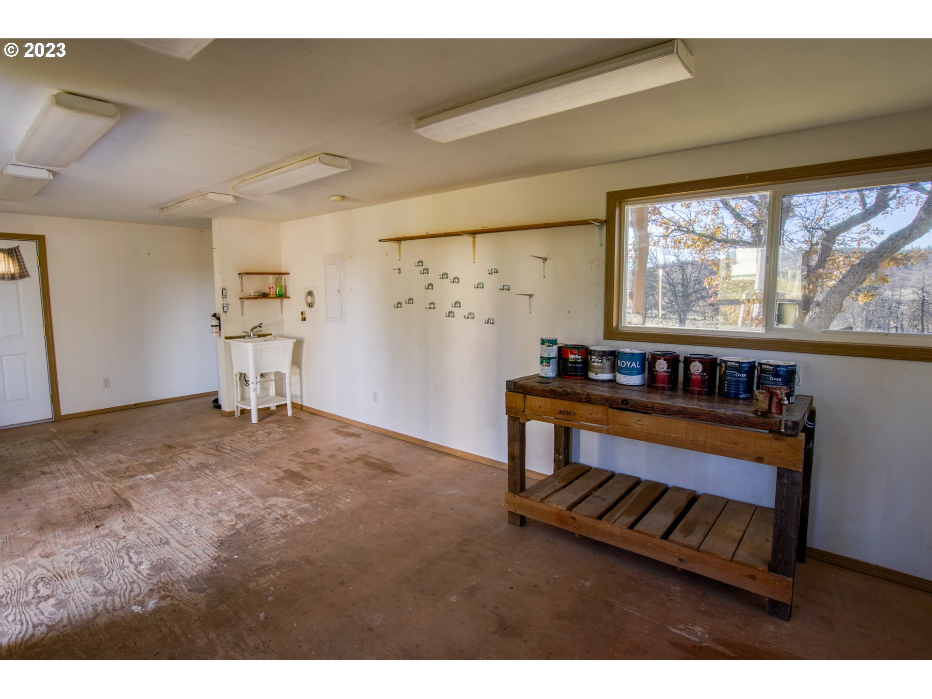 566 Woodland RD