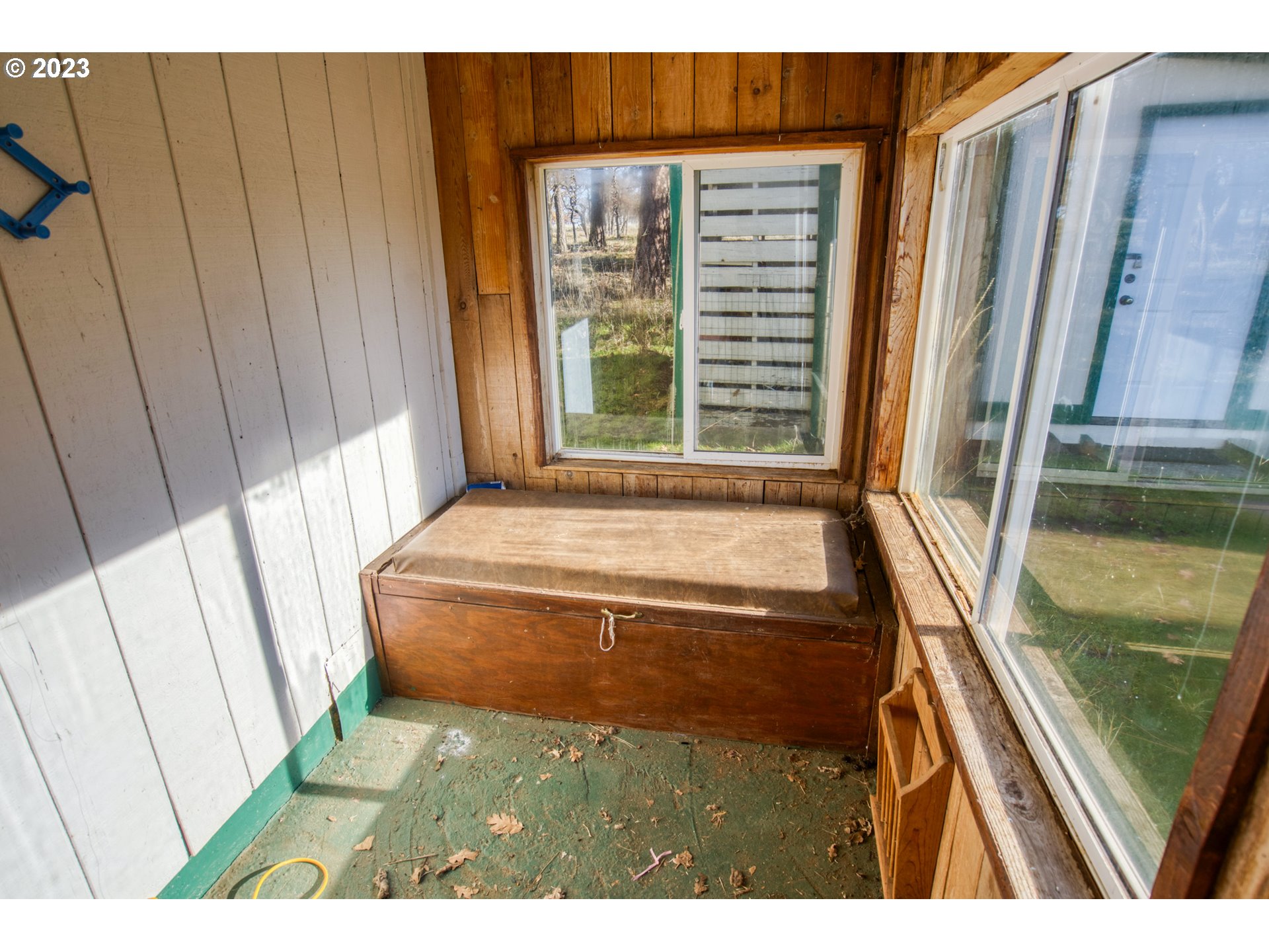 566 Woodland RD
