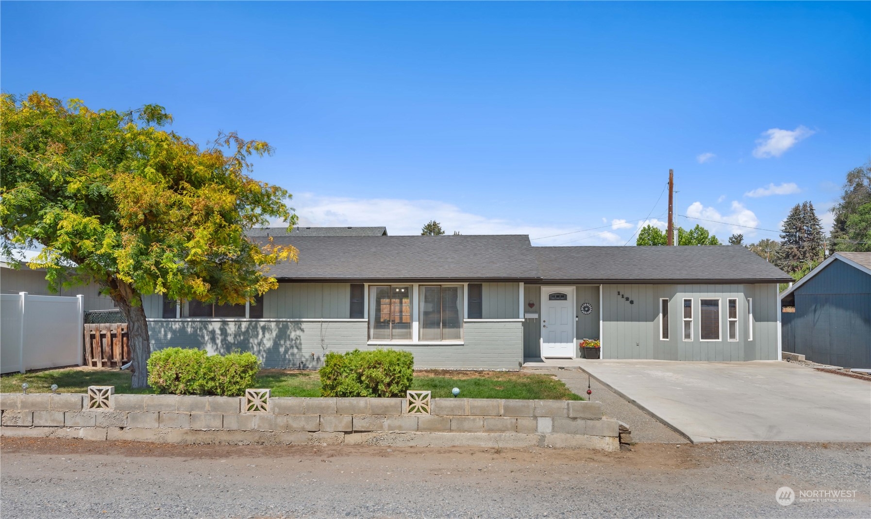 1126 N Baker Avenue