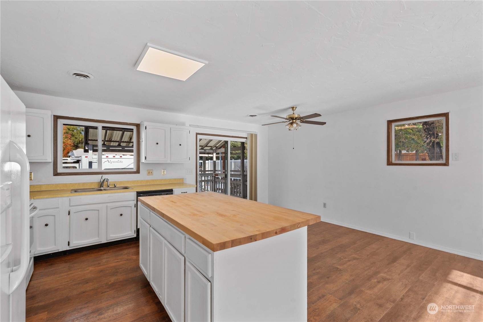 2518 Sunset Highway