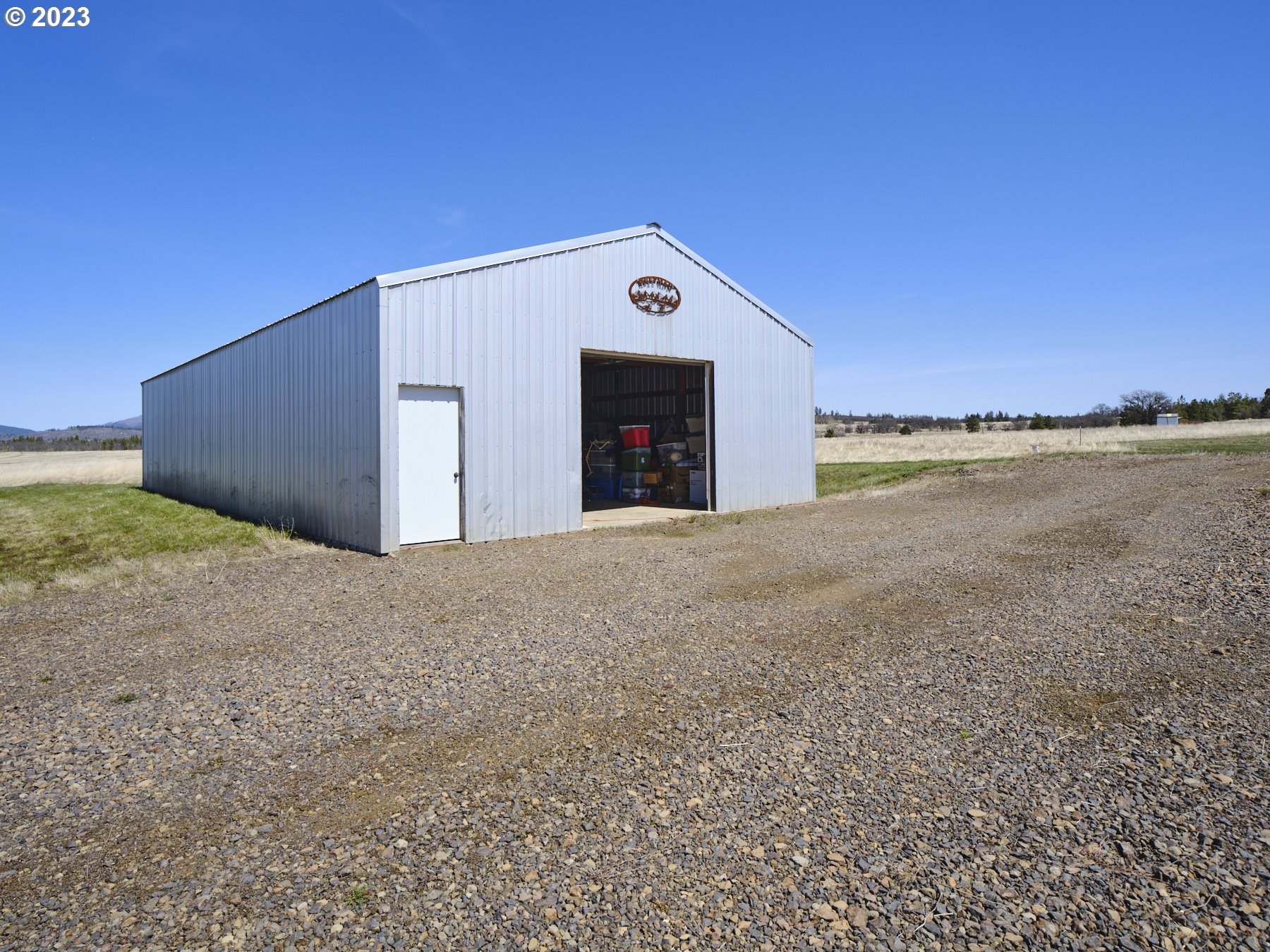 31 BLUFF LN
