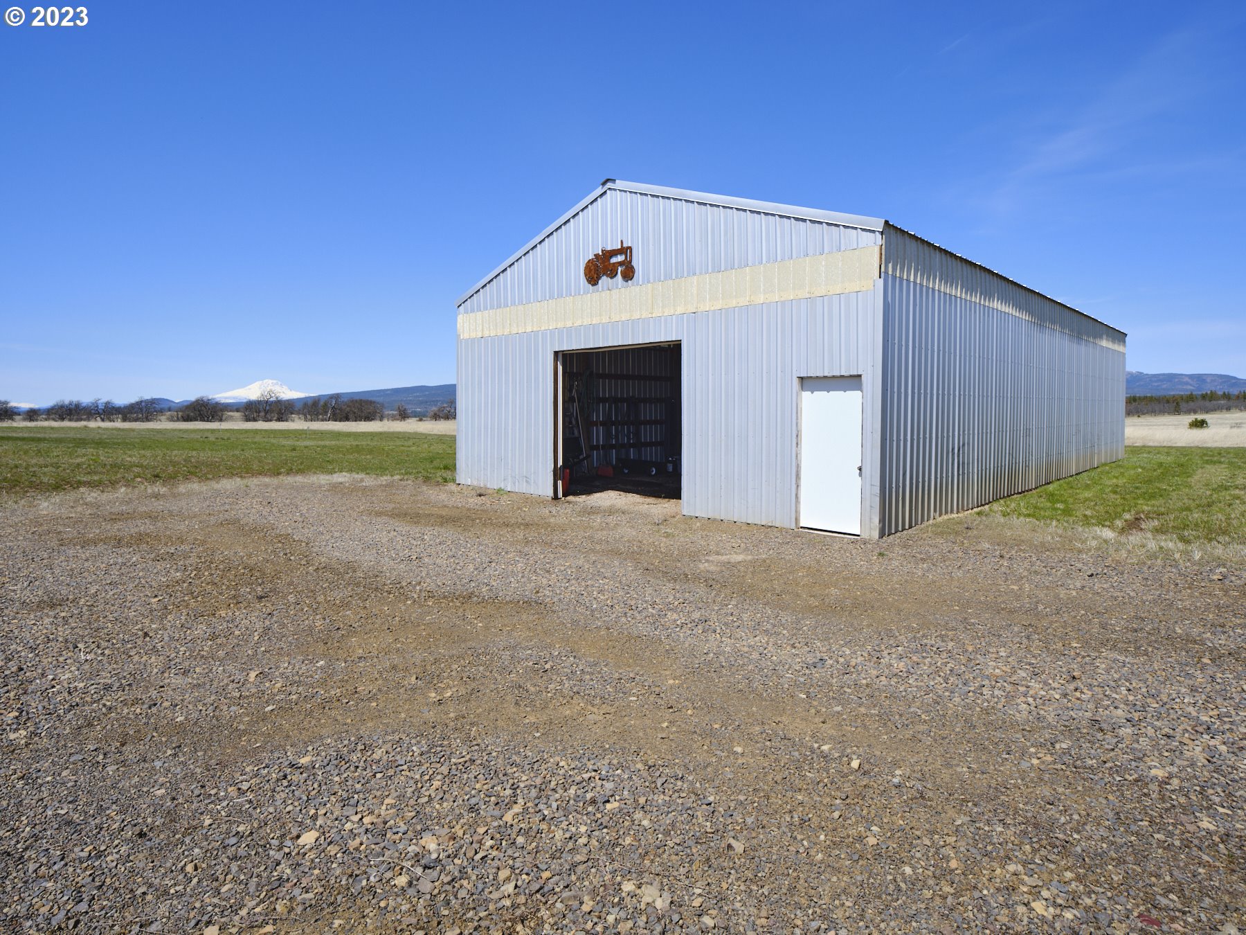 31 BLUFF LN
