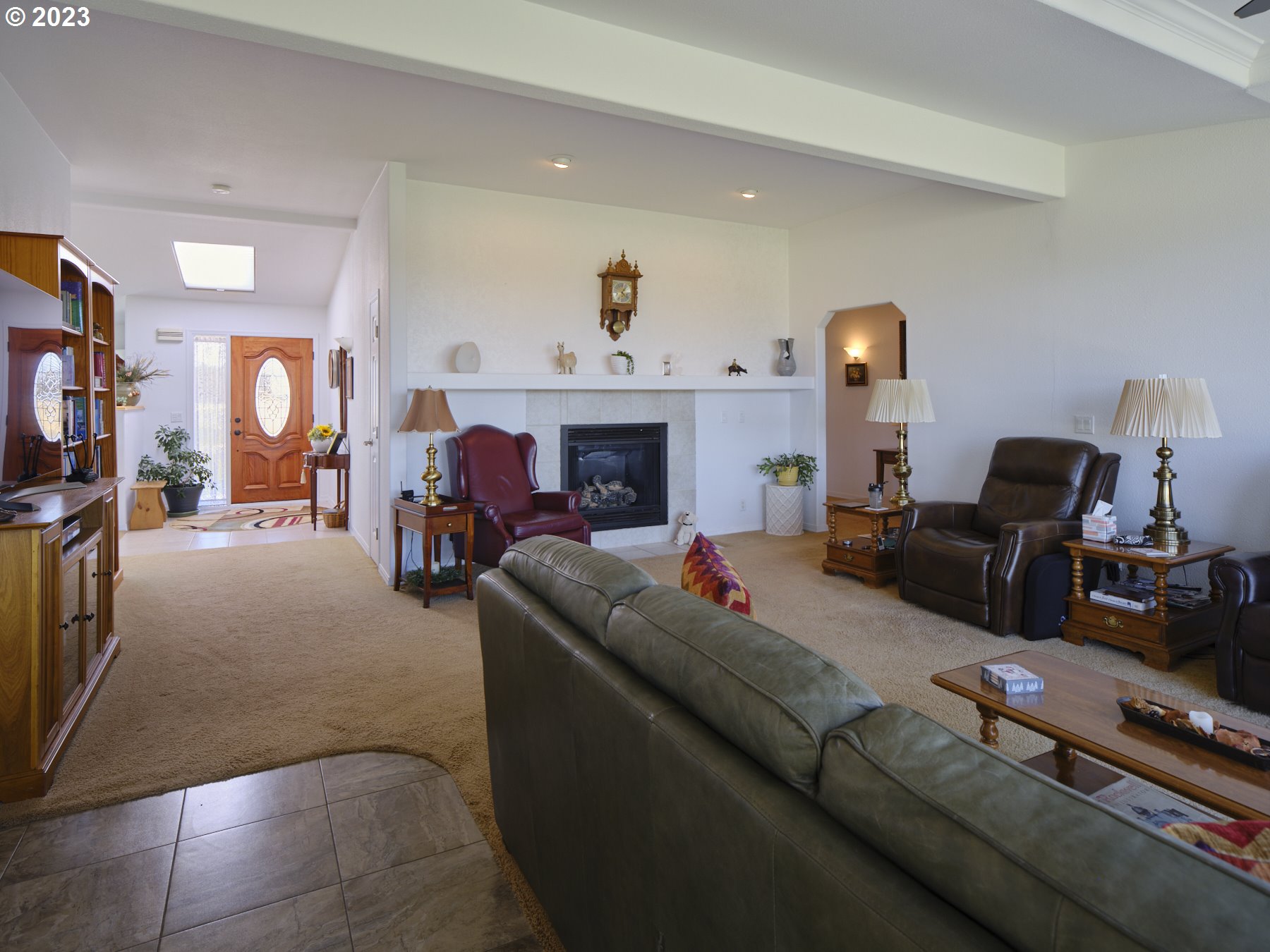 31 BLUFF LN