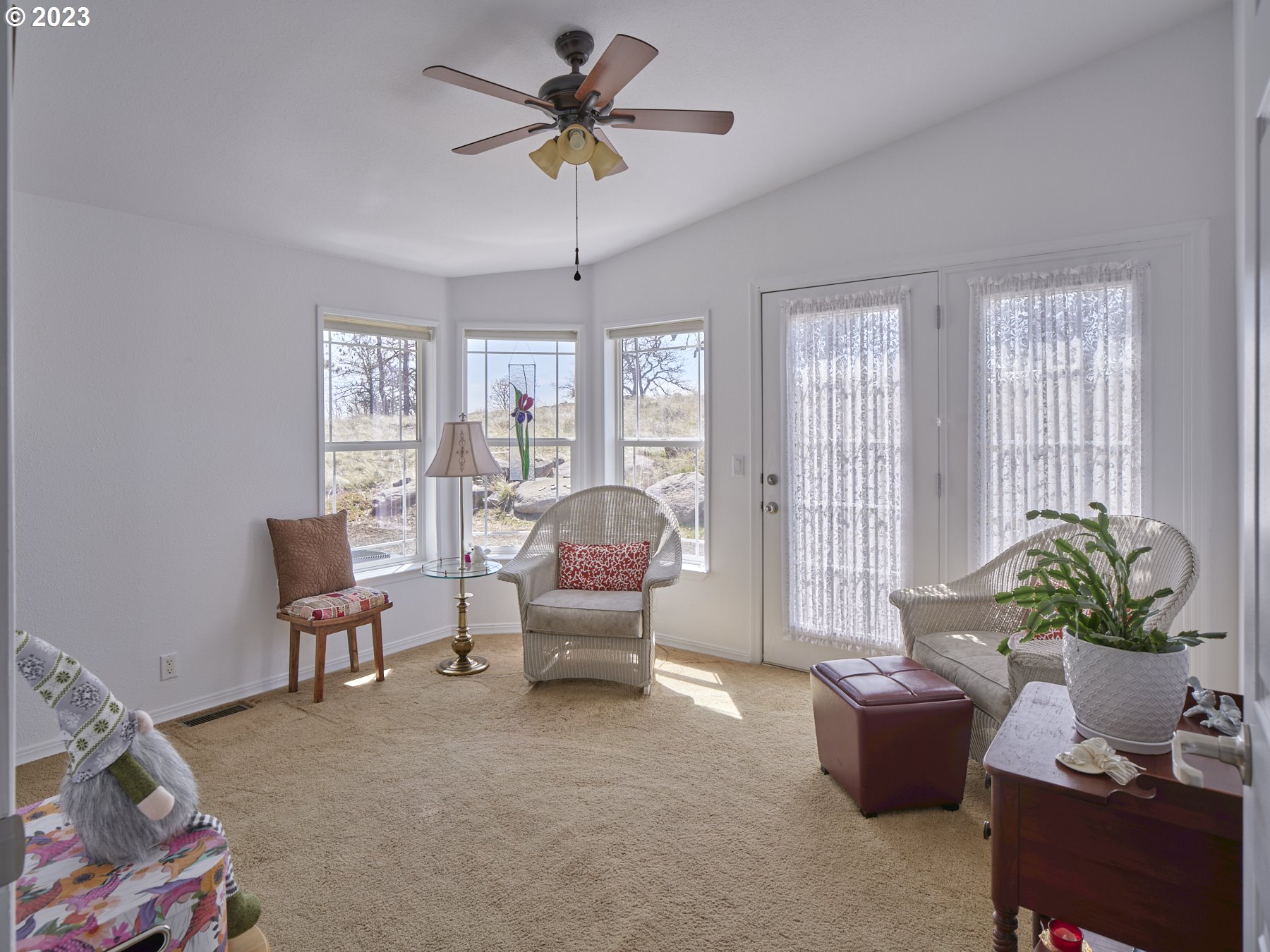 31 BLUFF LN