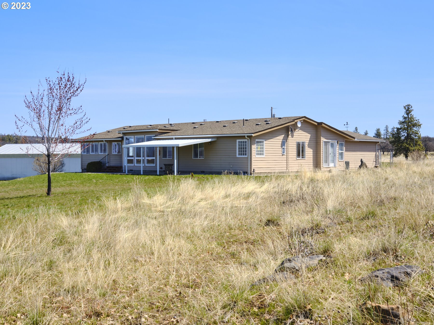 31 BLUFF LN