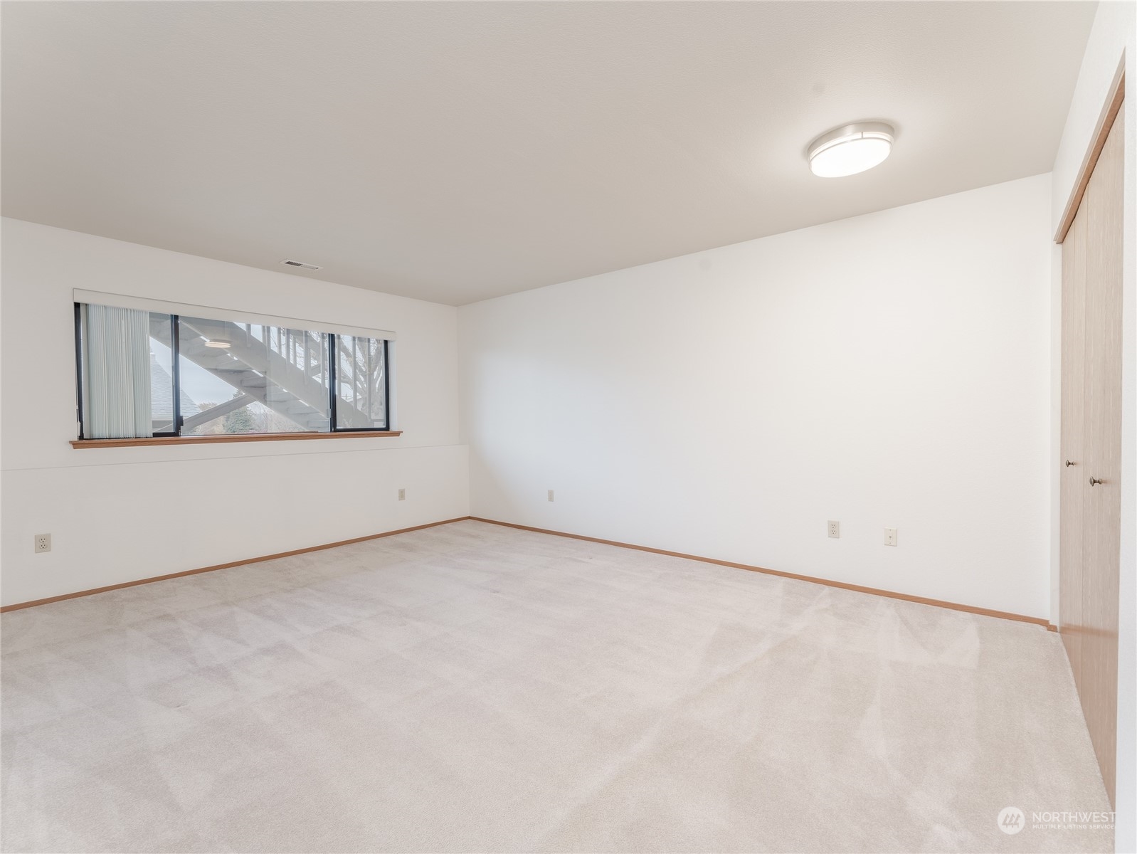 1352 Eastmont Avenue Unit: 16