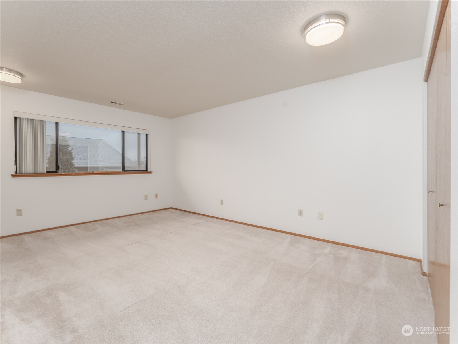 1352 Eastmont Avenue Unit: 16