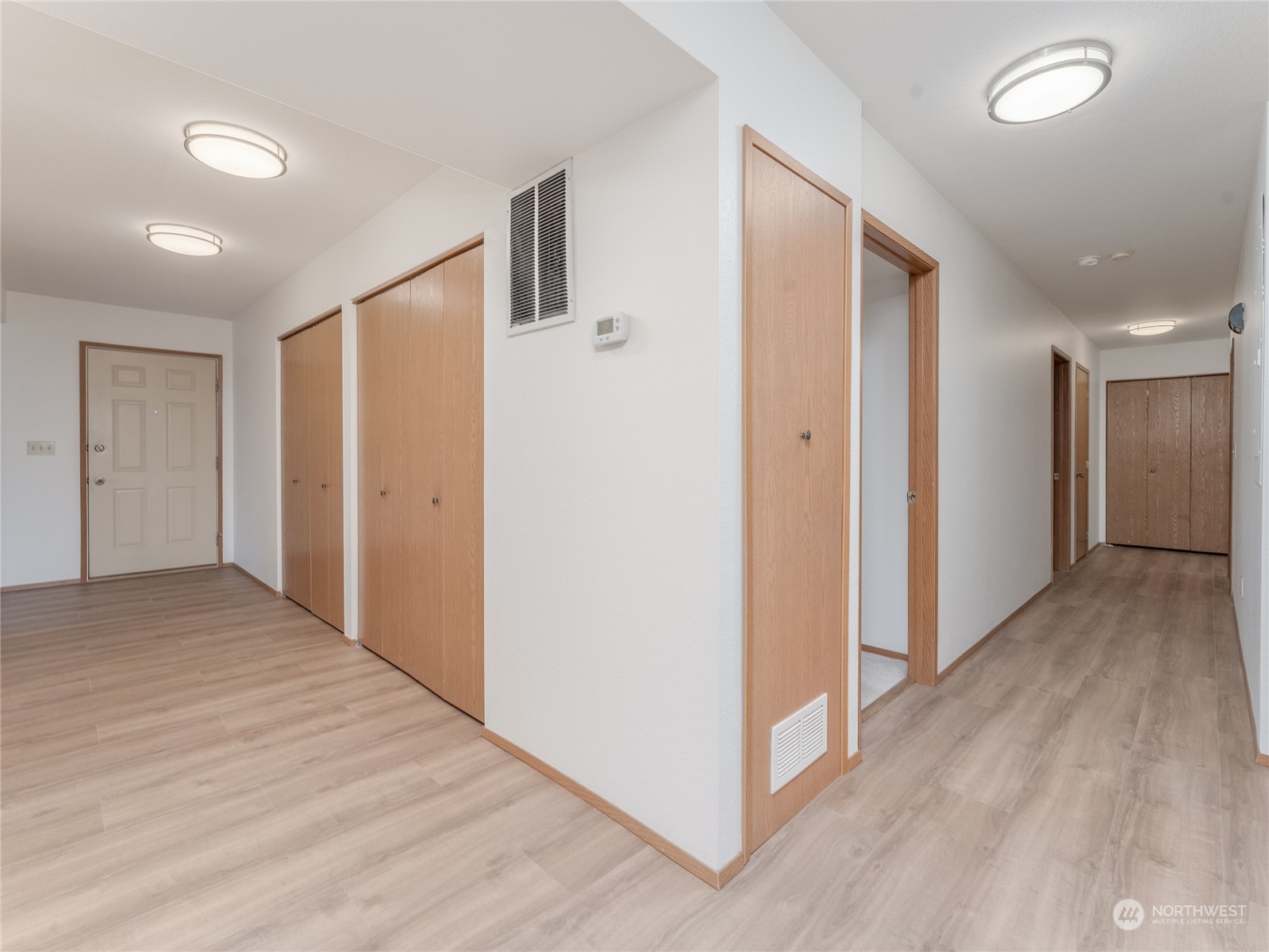 1352 Eastmont Avenue Unit: 16