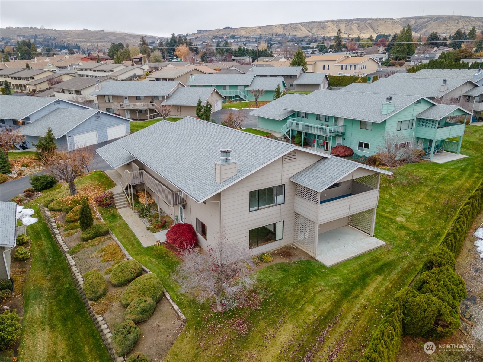 1352 Eastmont Avenue Unit: 16