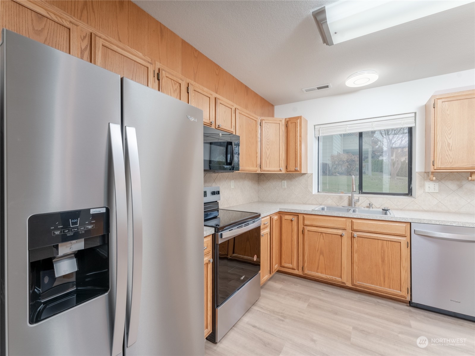 1352 Eastmont Avenue Unit: 16