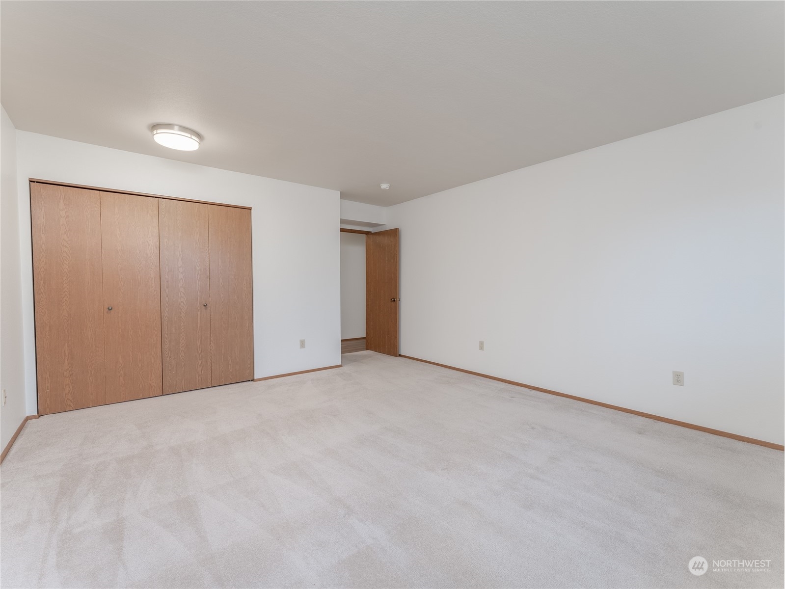 1352 Eastmont Avenue Unit: 16