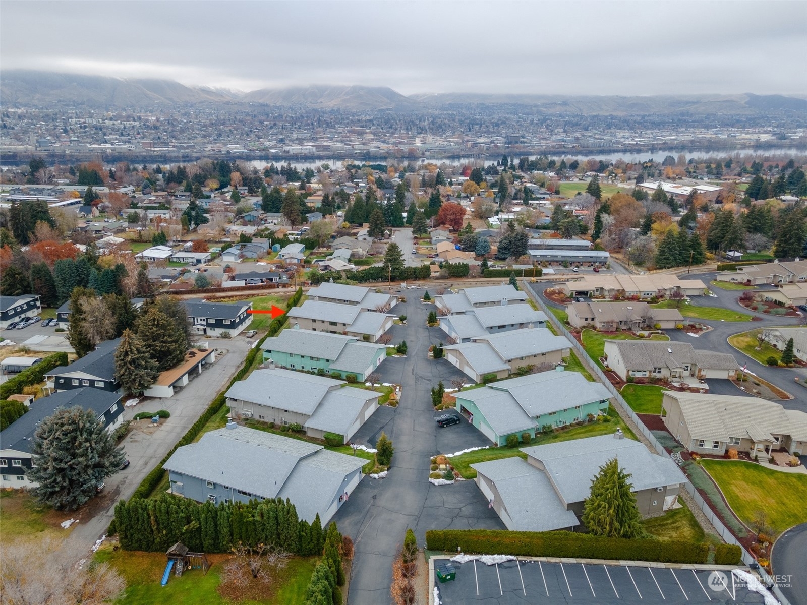 1352 Eastmont Avenue Unit: 16