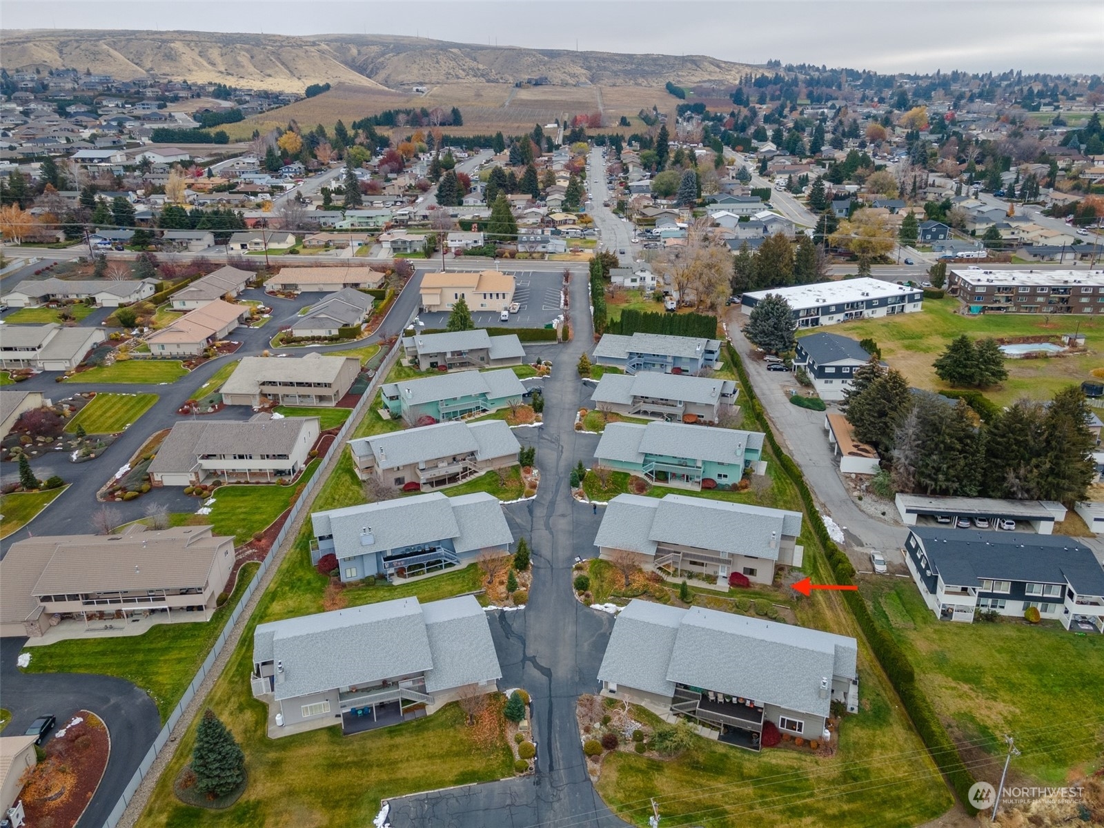 1352 Eastmont Avenue Unit: 16