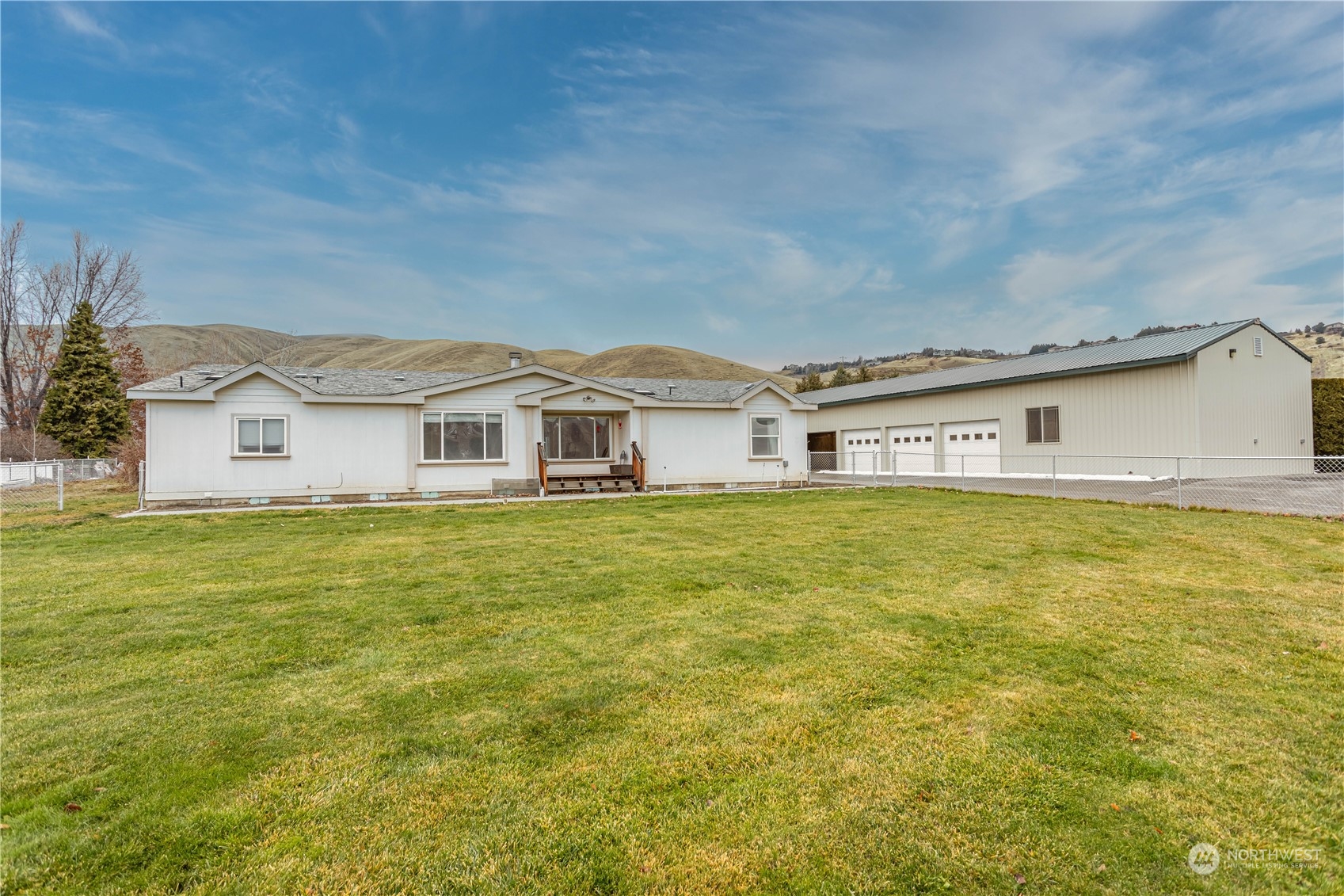 1752 Lower Monitor Road