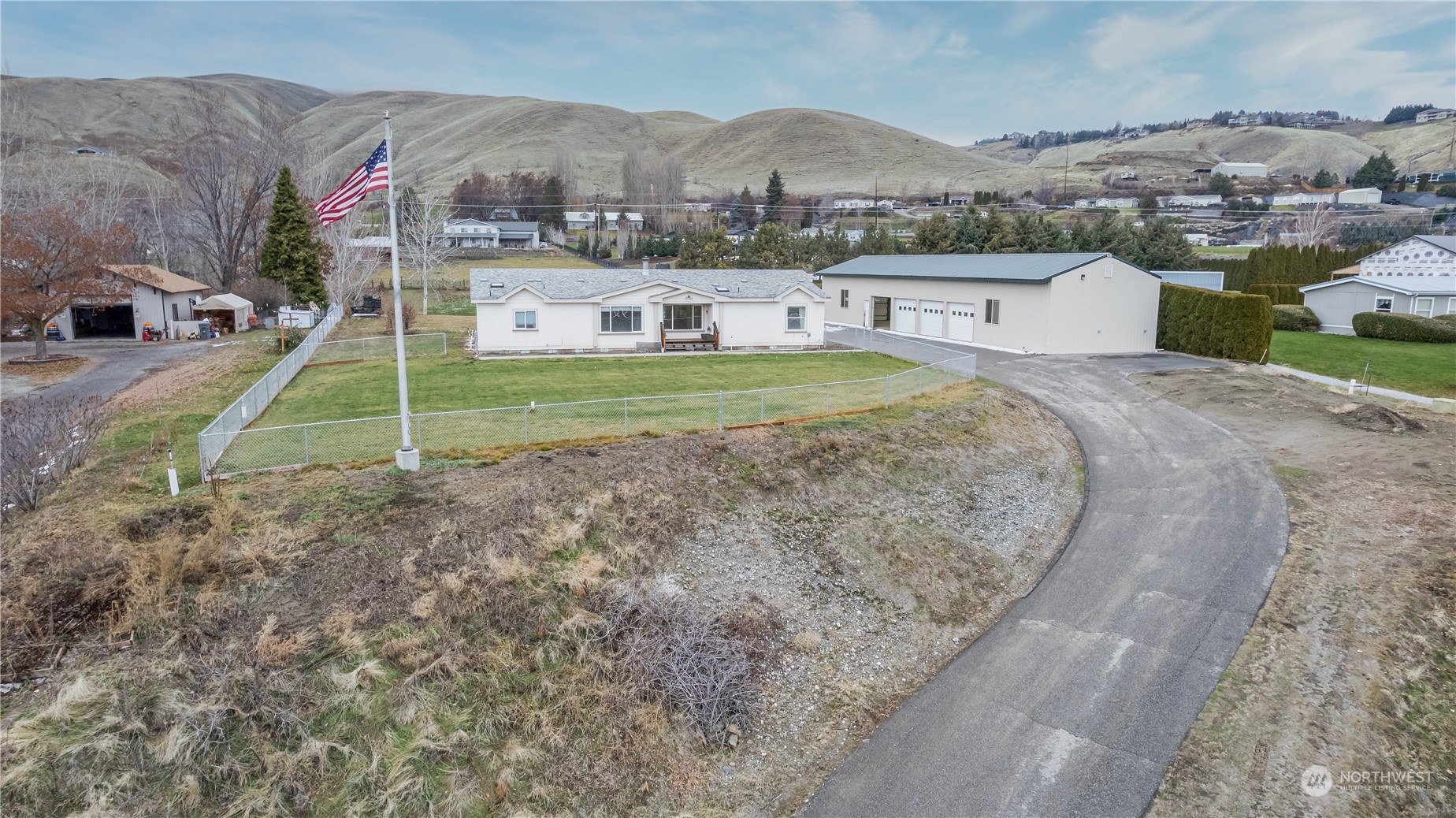 1752 Lower Monitor Road