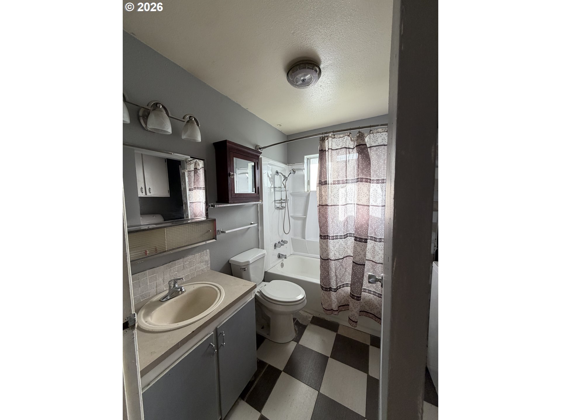 531 W DARLAND DR