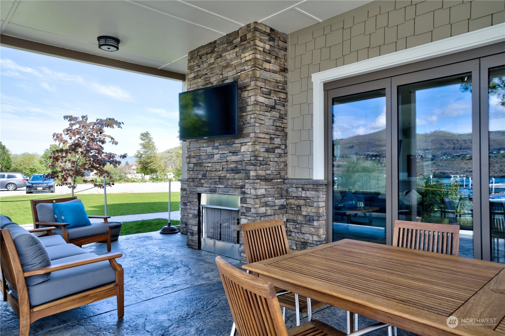1350 W Woodin Avenue Unit: B10