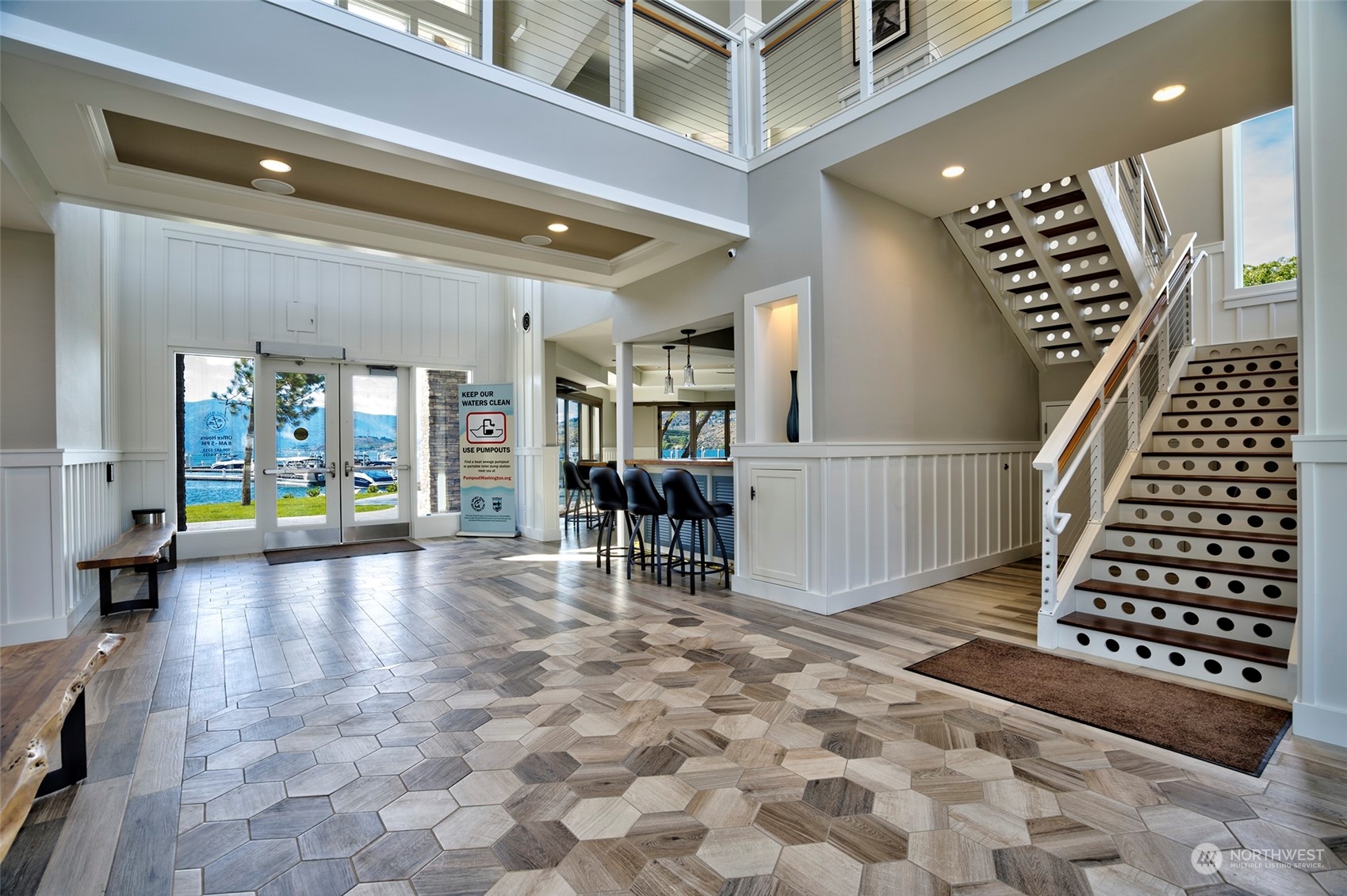 1350 W Woodin Avenue Unit: B10