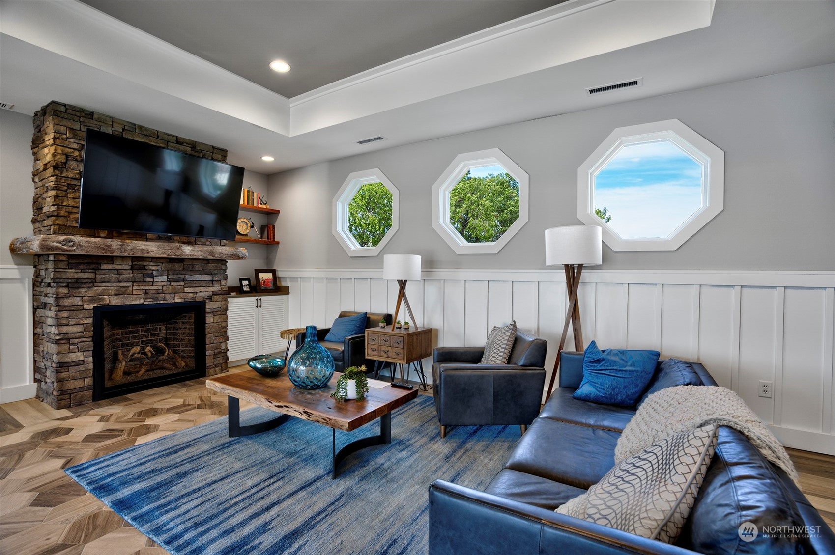 1350 W Woodin Avenue Unit: B10