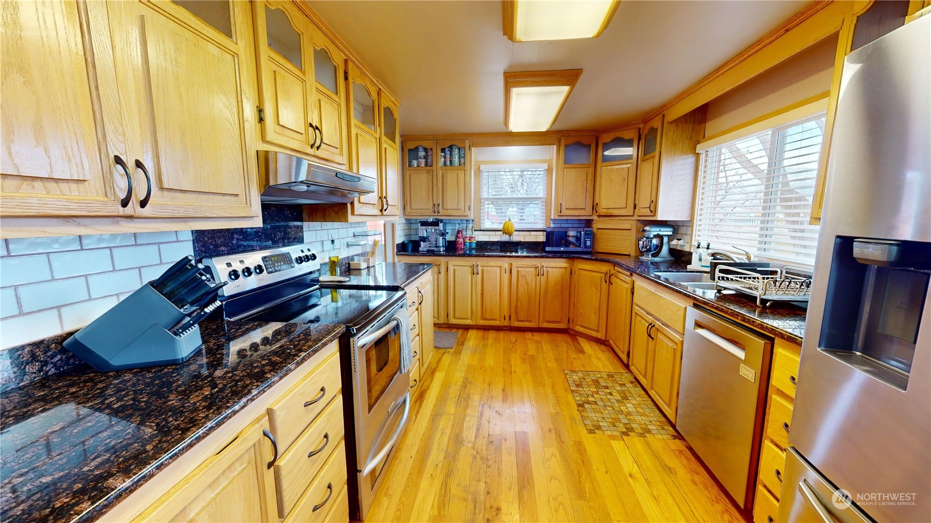 1115 22 Ave