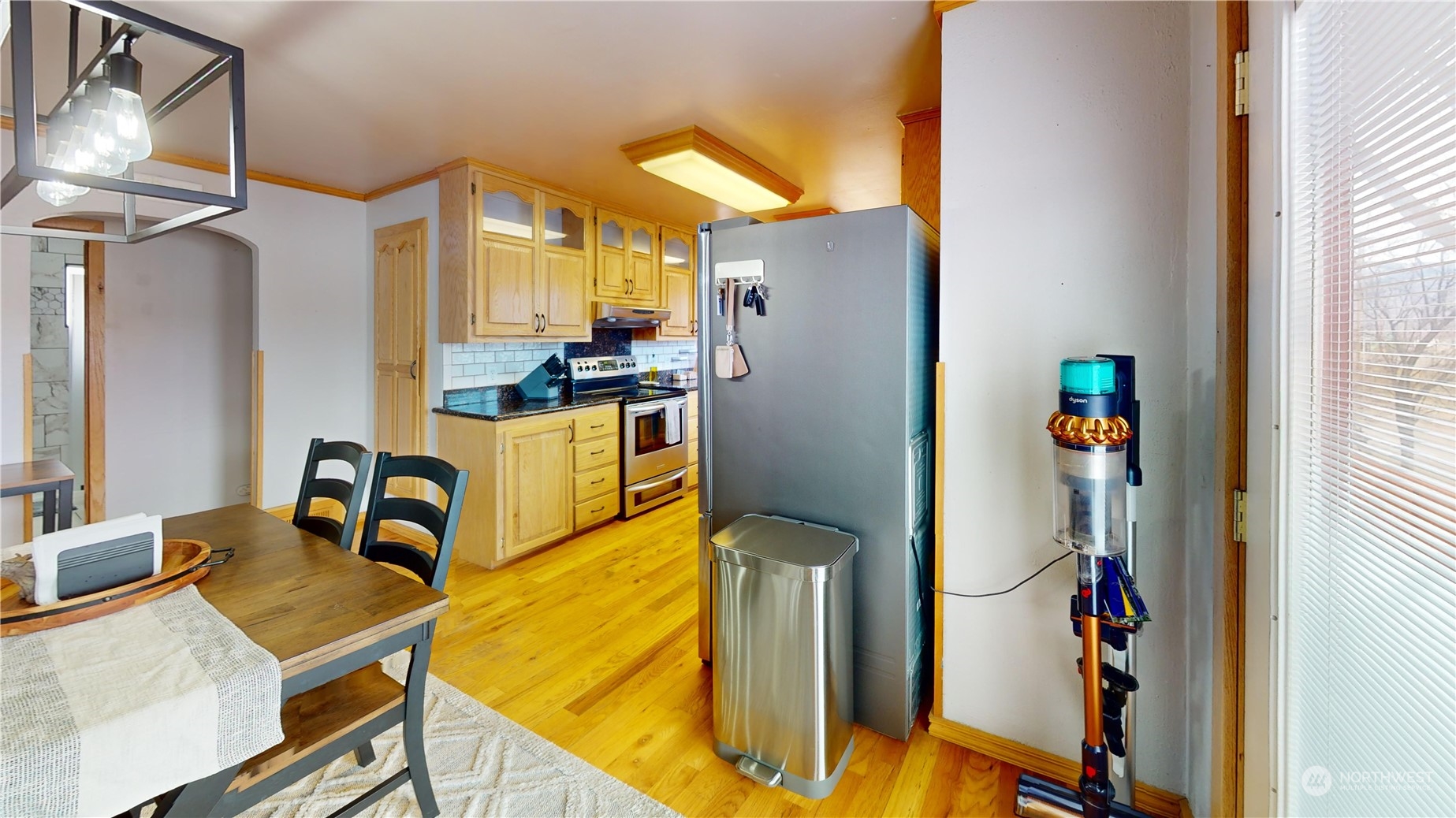1115 22 Ave