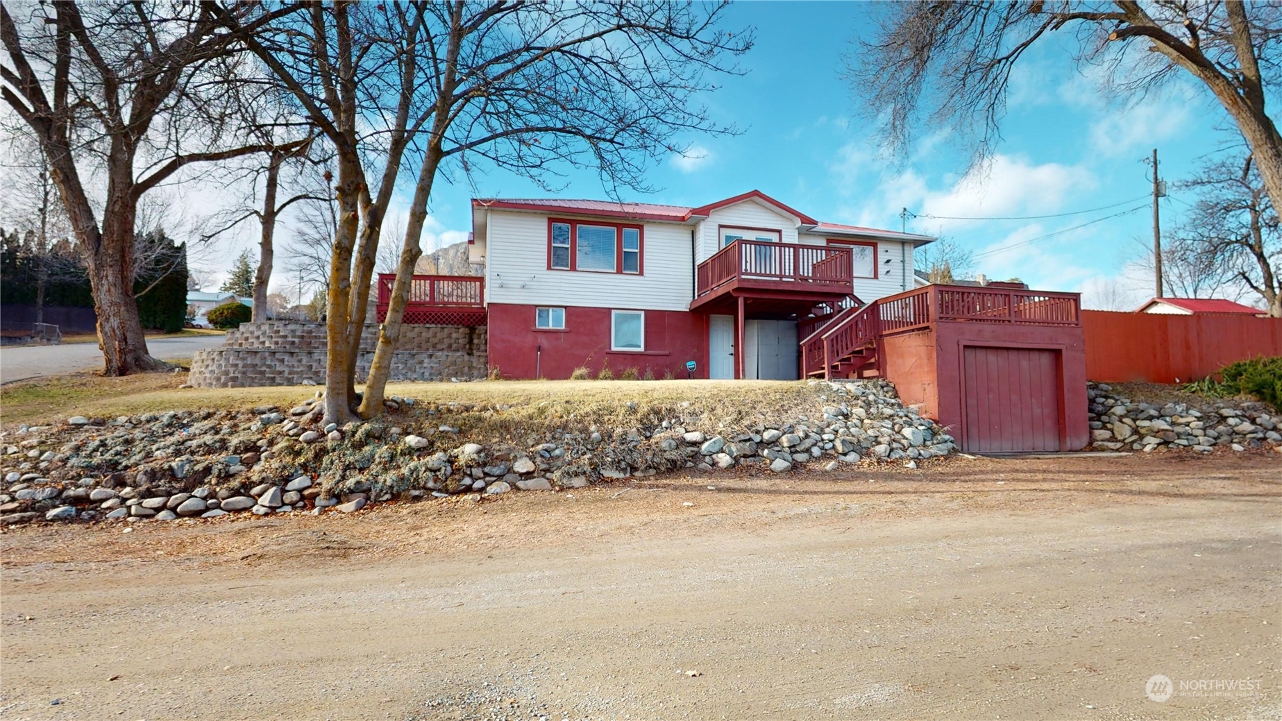 1115 22 Ave