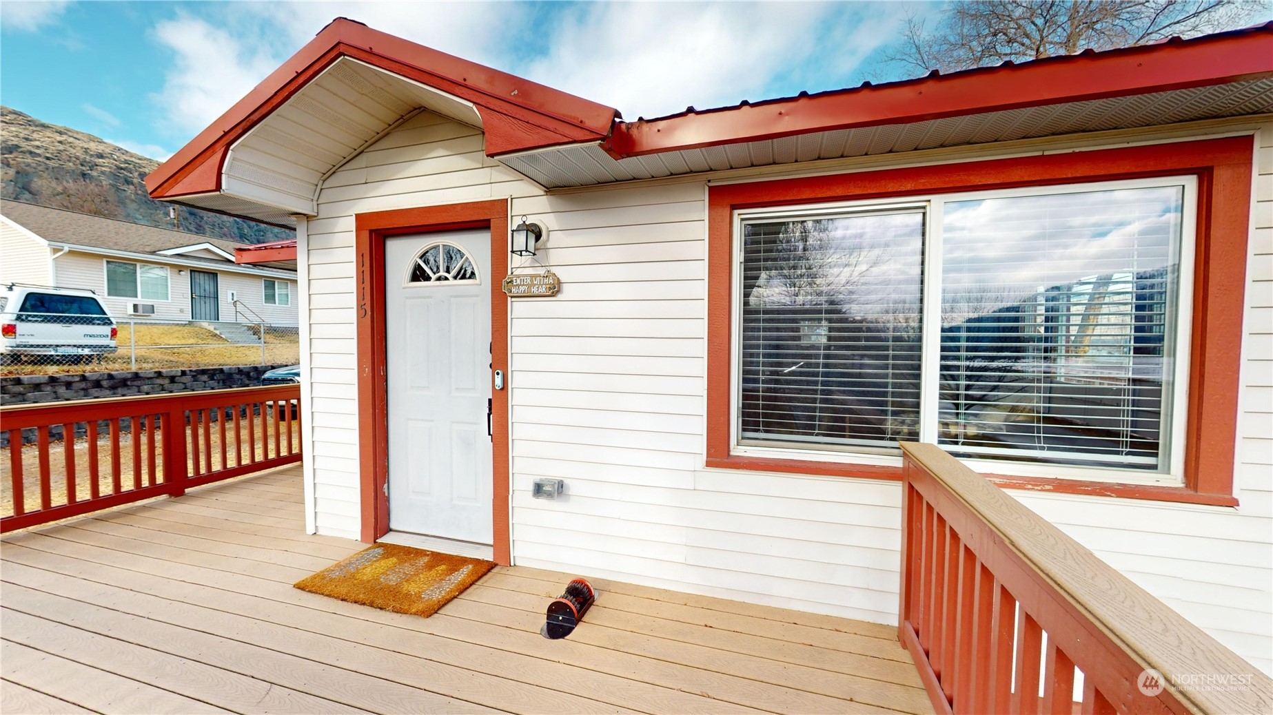 1115 22 Ave