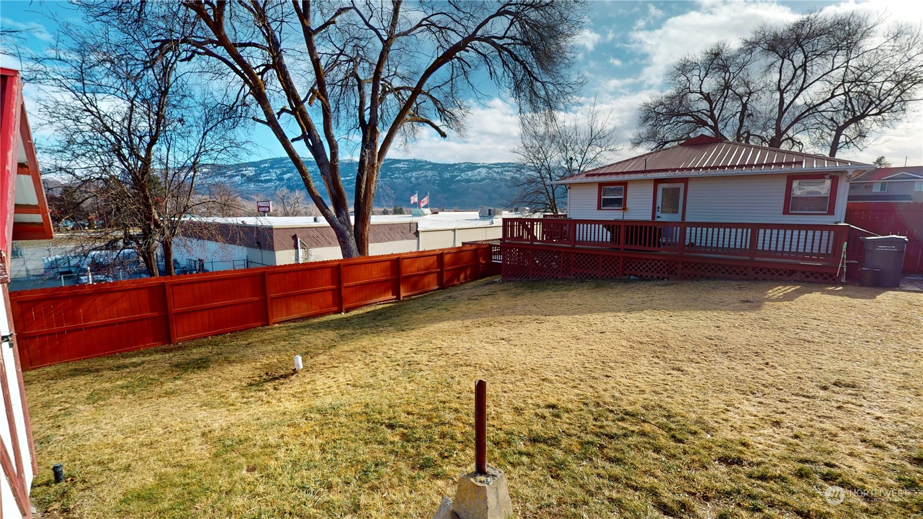 1115 22 Ave