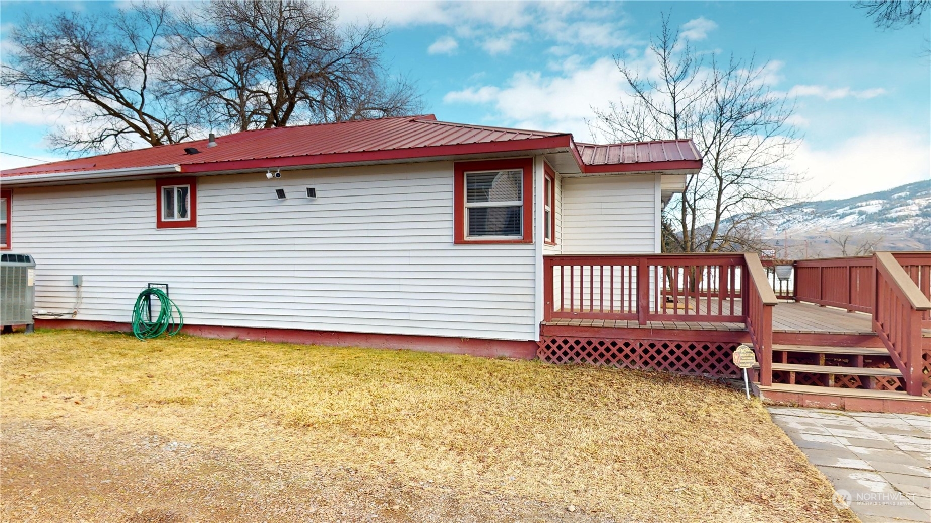 1115 22 Ave