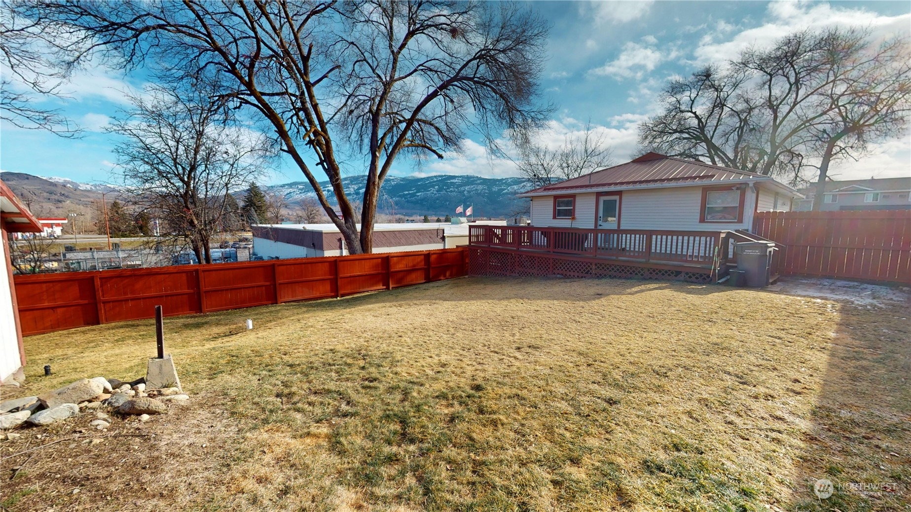 1115 22 Ave