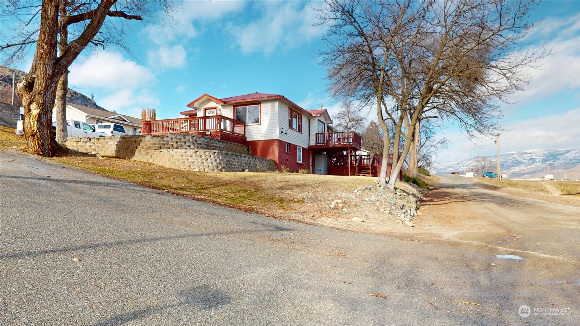 1115 22 Ave