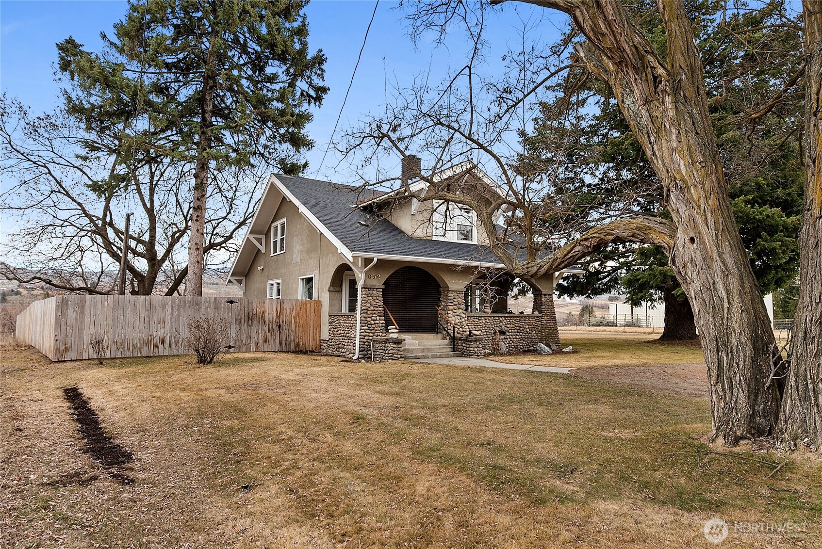 652 Highway 7