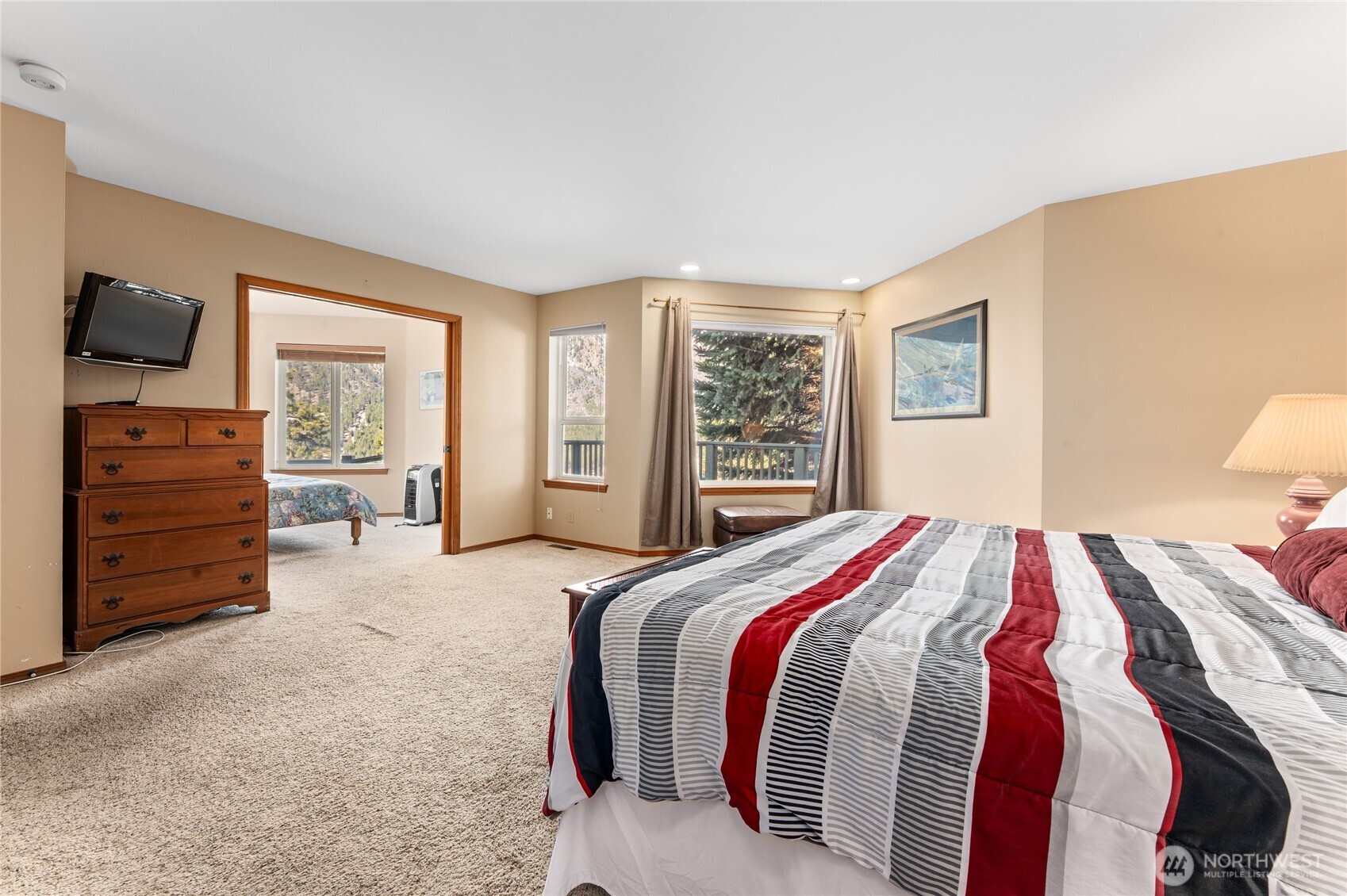 1945 Summit Boulevard