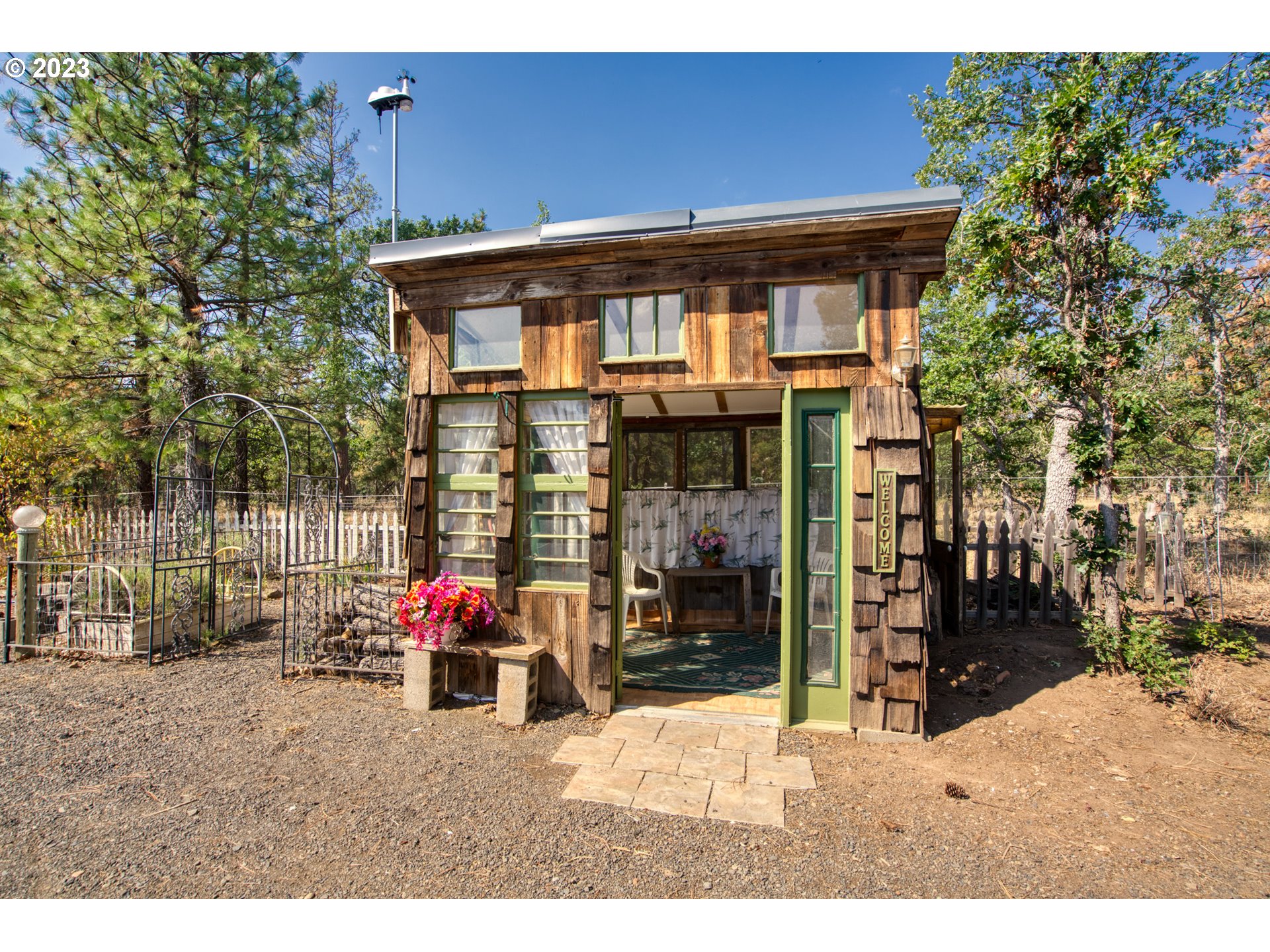 121 PINTO PONY RD