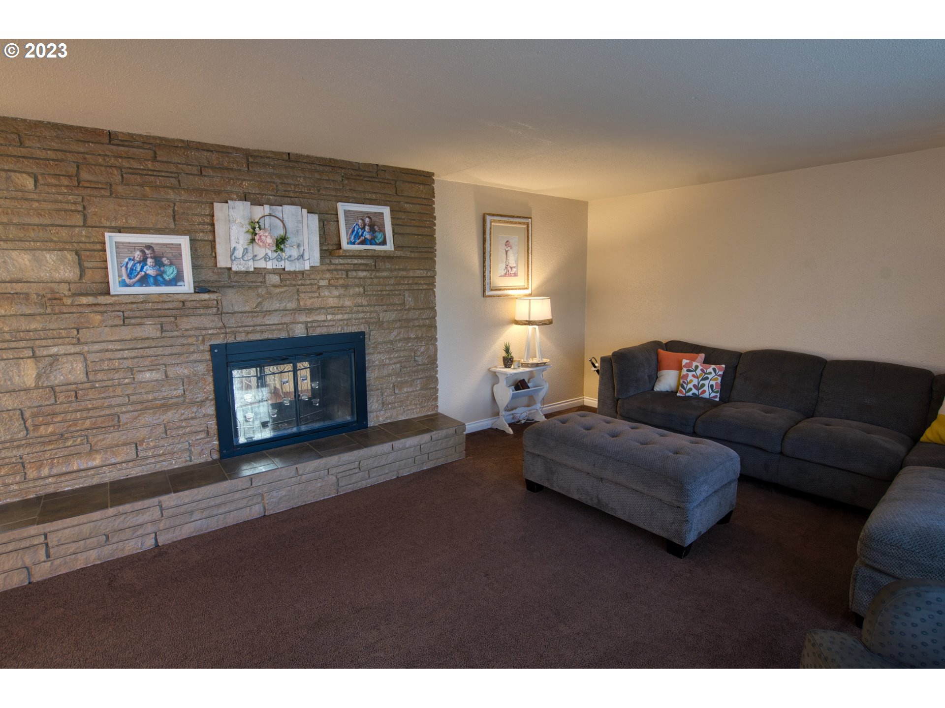 627 MAPLE DR