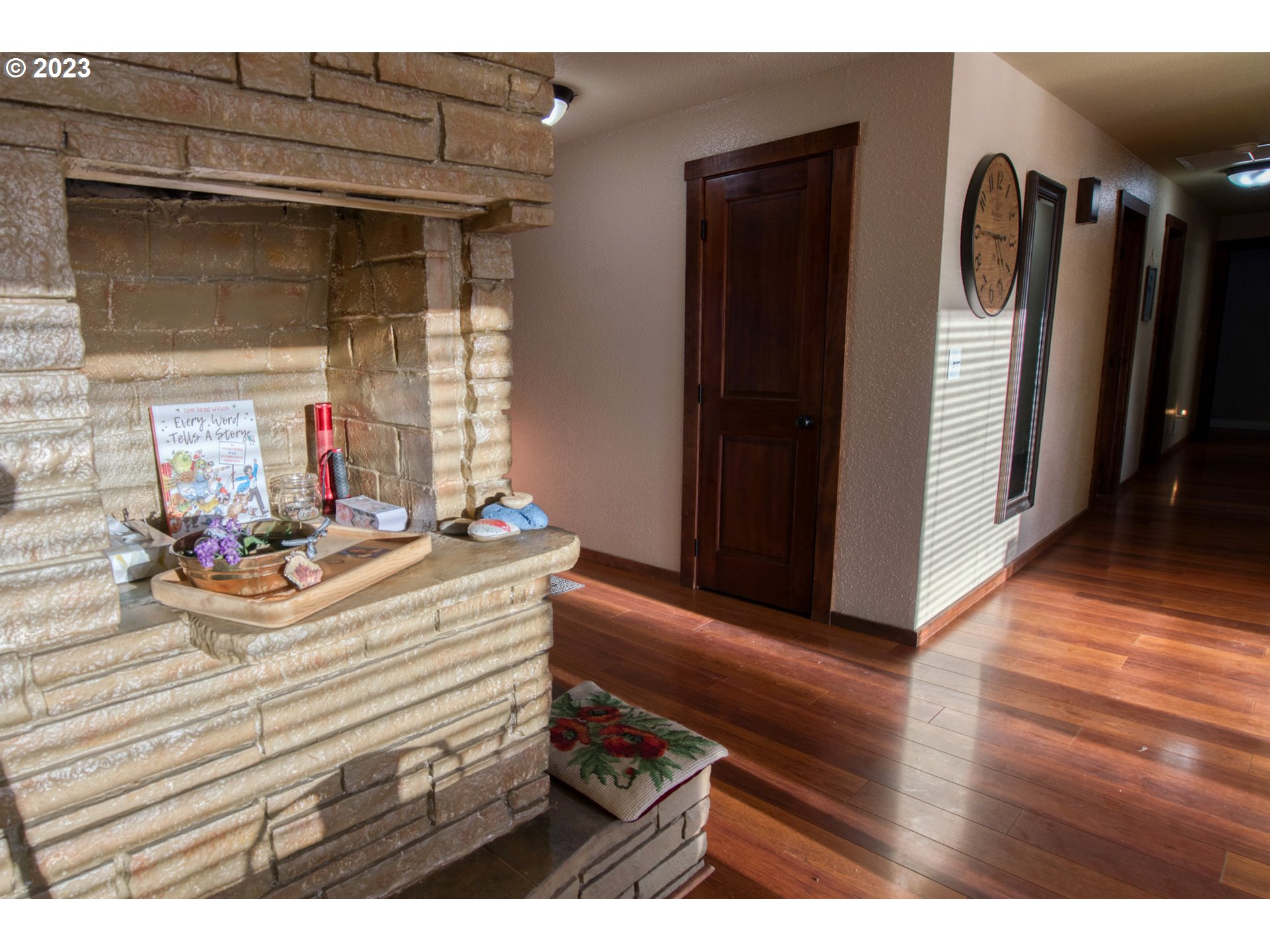 627 MAPLE DR