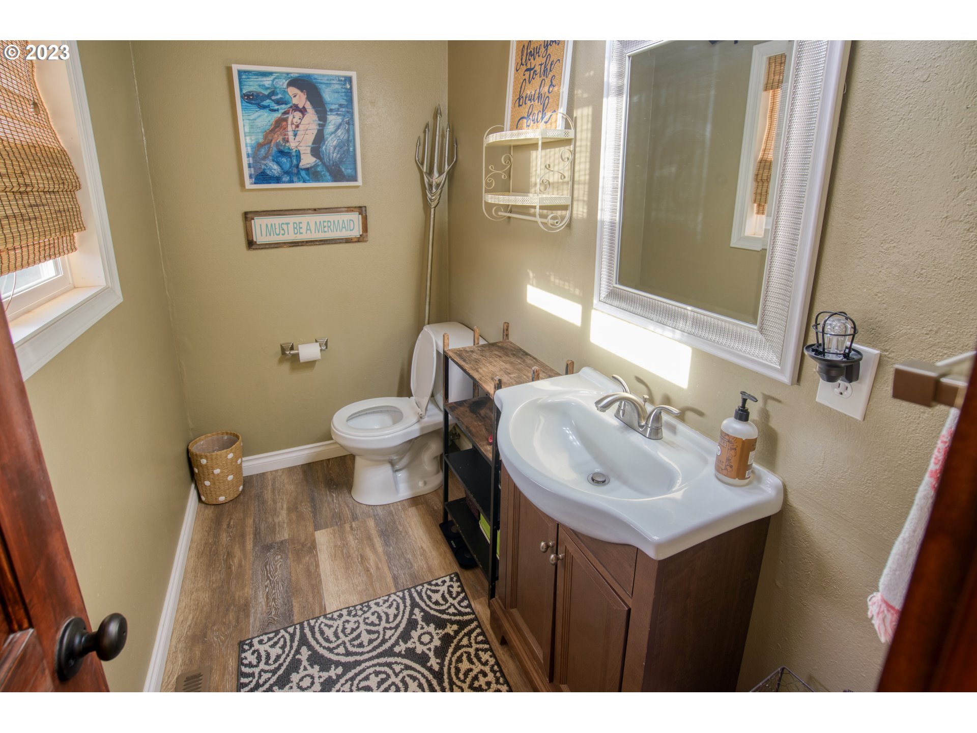 627 MAPLE DR