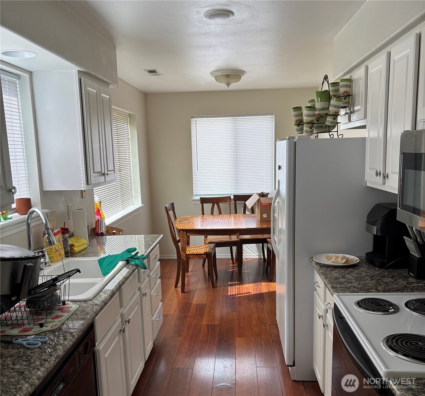 939 N Baker