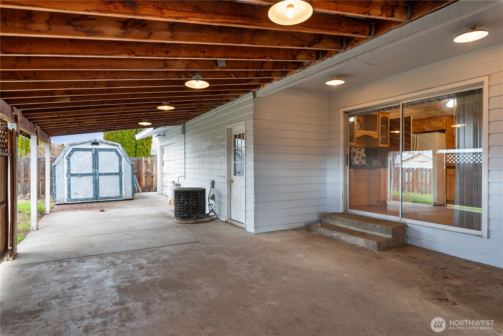 312 N Perry Avenue