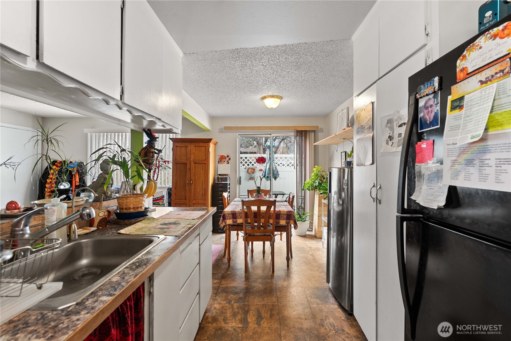 100 Simon Street Unit: 11