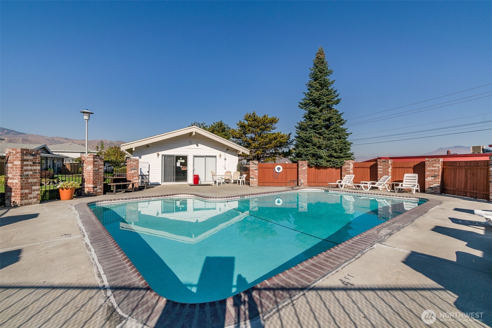 100 Simon Street Unit: 11