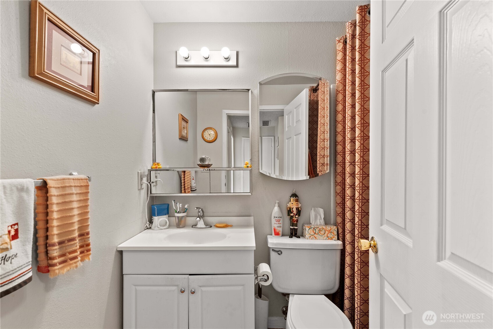 100 Simon Street Unit: 11