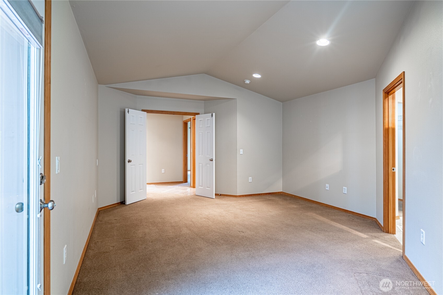 35 S Mandolin Avenue