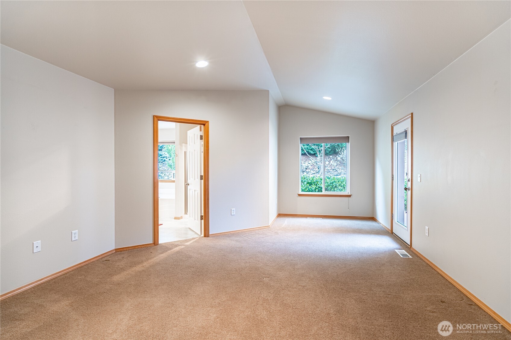 35 S Mandolin Avenue