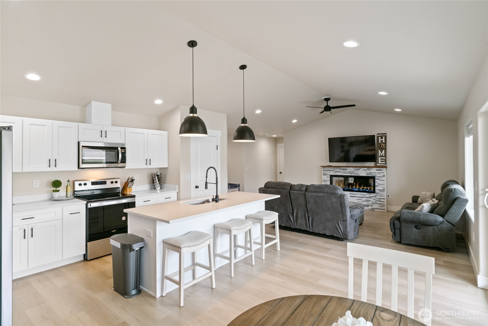 106 Harold Street NE