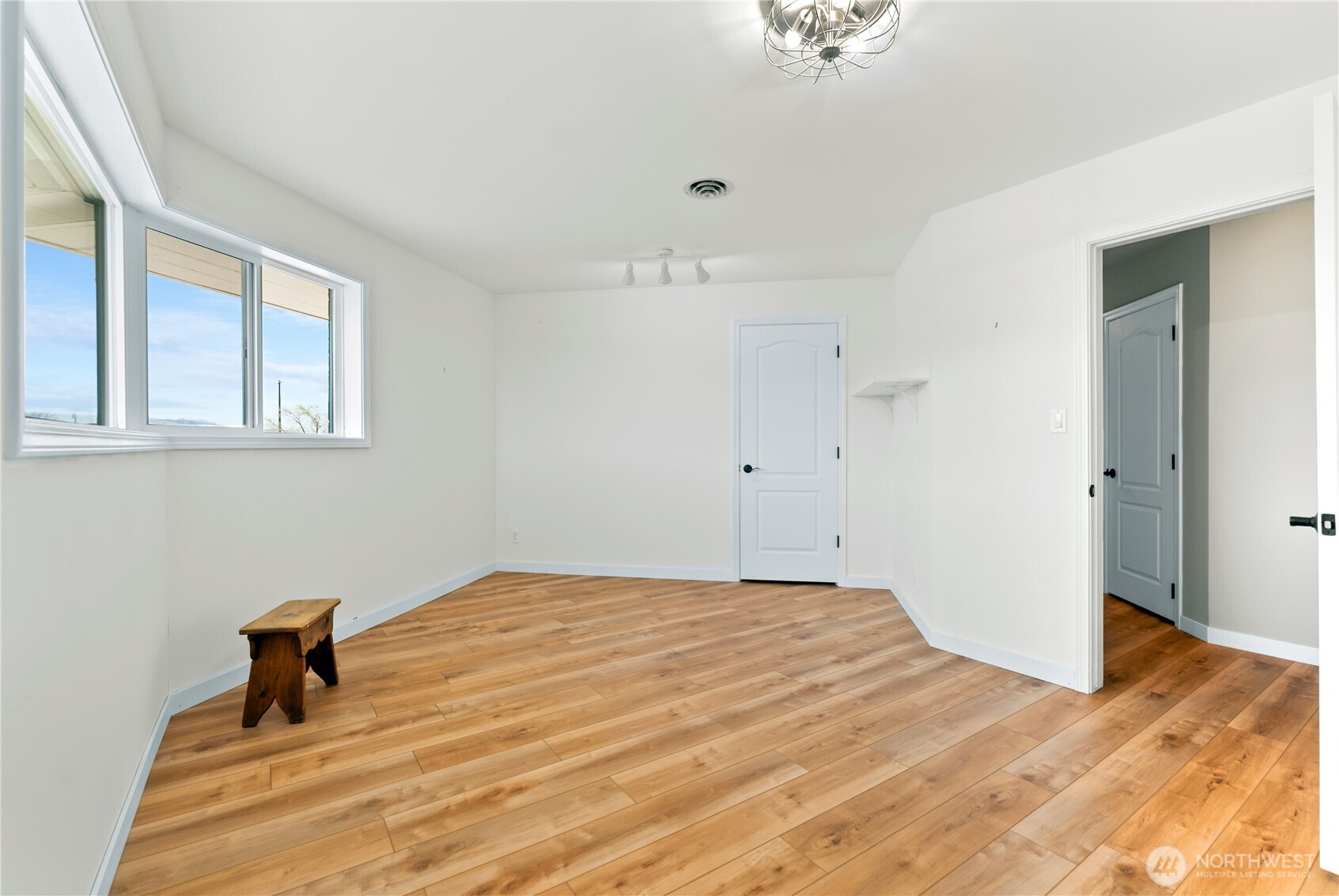 940 Sunrise Heights Road