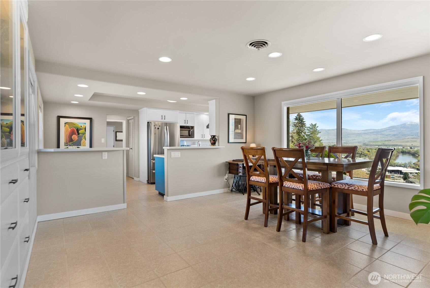 940 Sunrise Heights Road