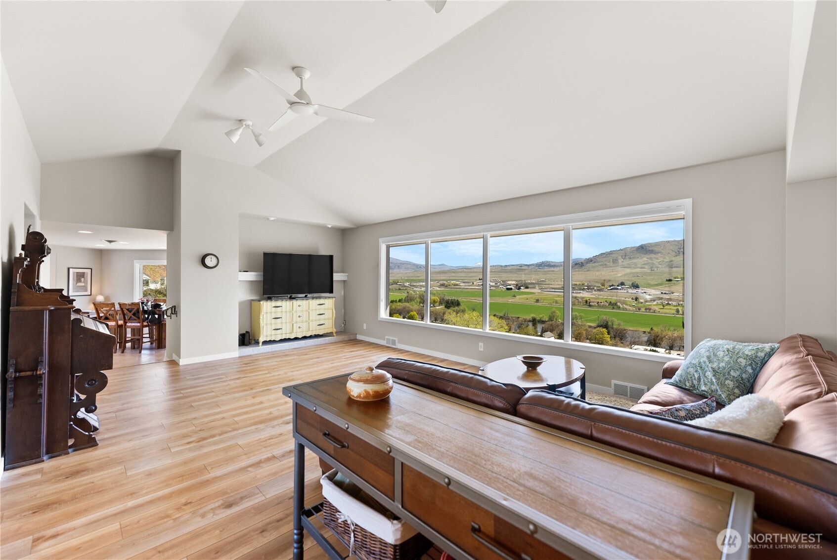 940 Sunrise Heights Road