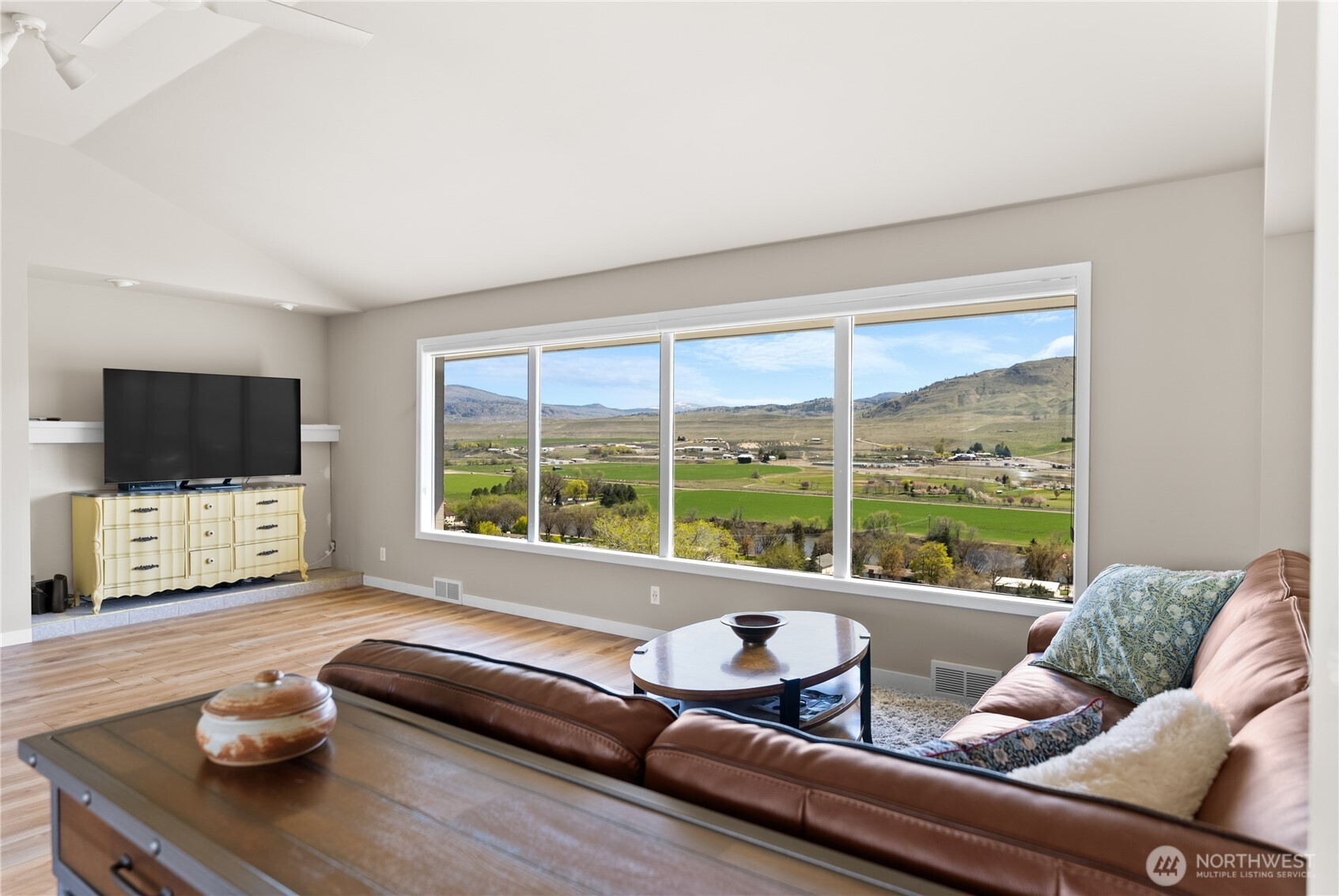 940 Sunrise Heights Road